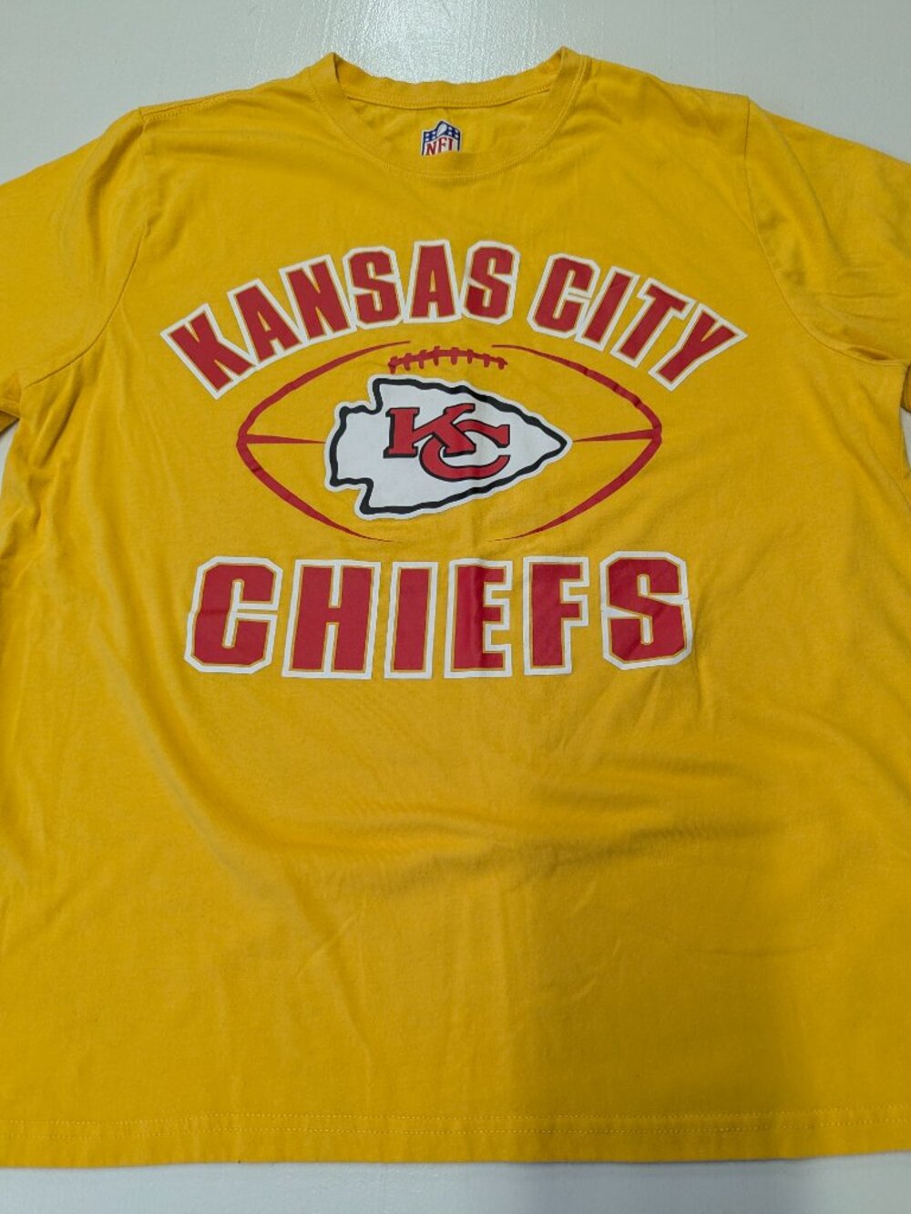 NFL Kansas City Chiefs Yellow Size XL Short Sleeved Tee - Picture 3 of 9
